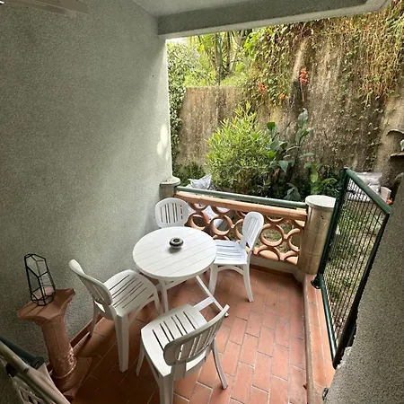 Appartement Grand T1 Climatise, Jardin Avec Parking En Ajaccio (Corsica)
