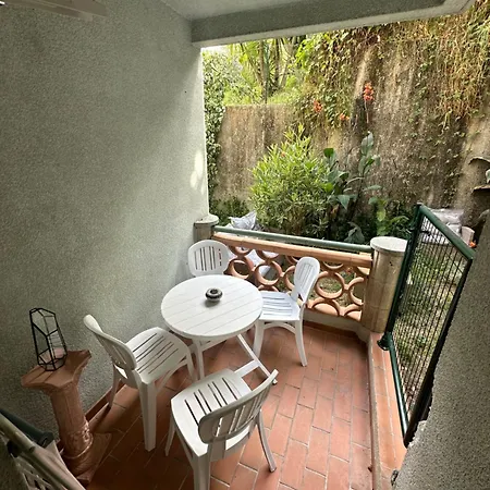 Apartment Grand T1 Climatise, Jardin Avec Parking En Ajaccio (Corsica)